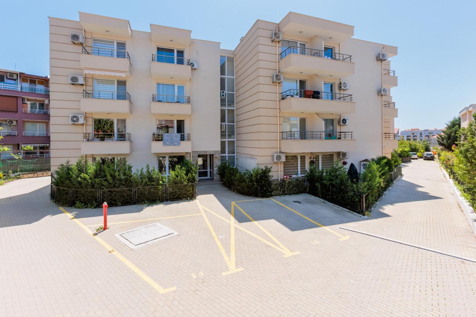 Flora Studios Sarafovo Burgas City Exterior foto